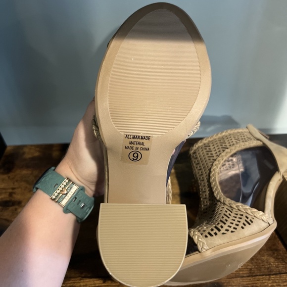 Tan Soda Peep Toe Block Heel Zip Up Heels Women Size 9 Tan Color - Picture 7 of 10